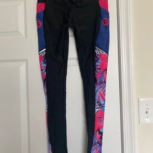 Tri Sirena Leggings: Small SPF 50